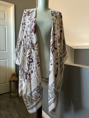 Nine West Ivory & Pink Floral Shawl/Cape Wrap OS